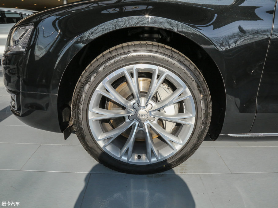 2015��W��A8 45 TFSI quattro���A��