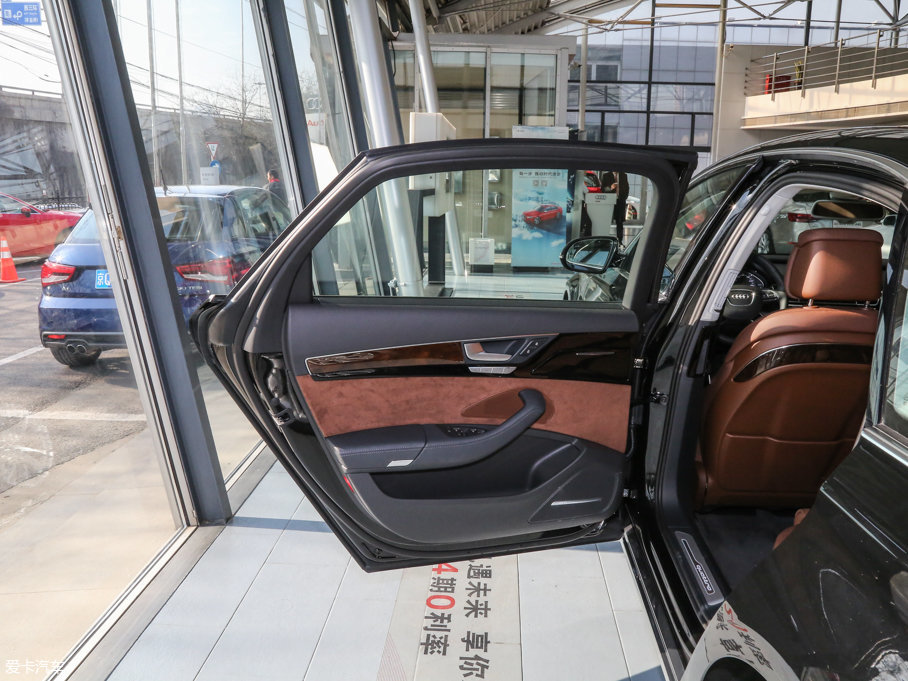 2015��W��A8 45 TFSI quattro���A��