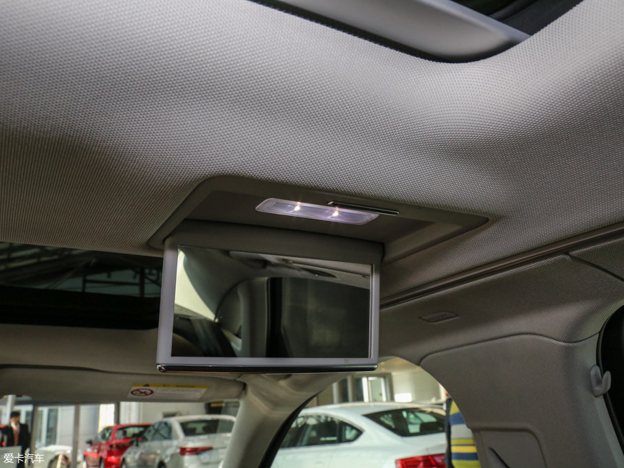 2015��W��A8 45 TFSI quattro���A��