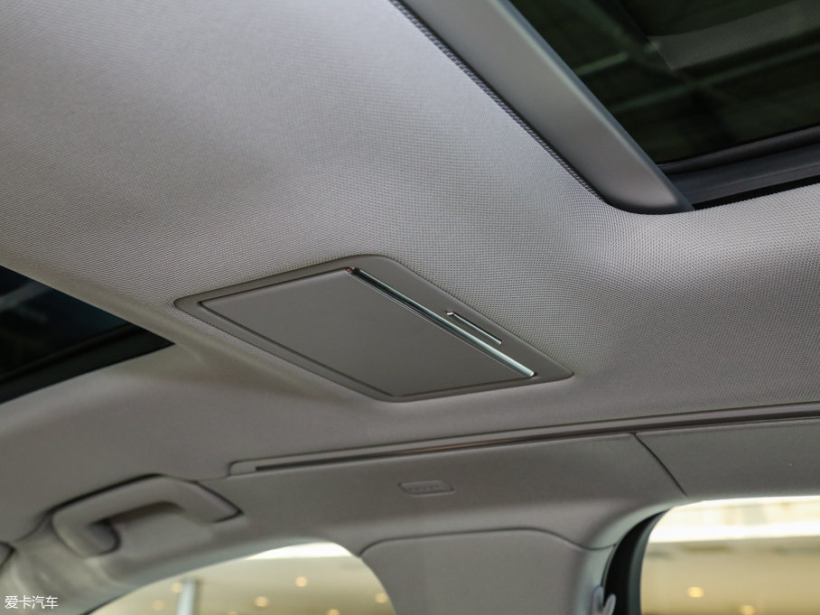 2015��W��A8 45 TFSI quattro���A��