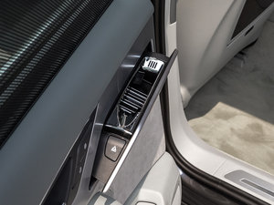 2015款50 TFSI quattro尊贵型 空间座椅