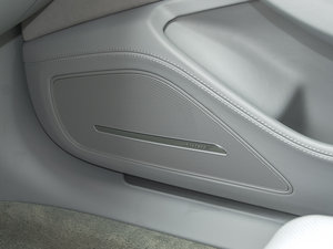 2015款50 TFSI quattro尊贵型 空间座椅