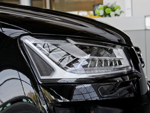 201560 TFSI quattroA ^