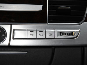 2015款60 TFSI quattro豪华型 中控区