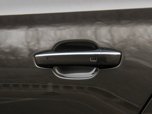 20156.3 FSI W12 quattroŞ ^