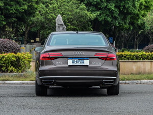 2015款50 TFSI quattro豪华型 正后	