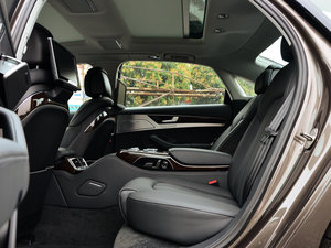 2015款50 TFSI quattro豪华型 后排空间