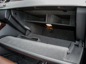 2015款30 FSI 舒适型 手套箱