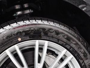 2015款45 TFSI quattro专享型 轮胎品牌