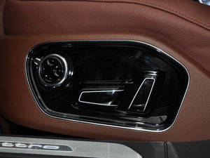 2015款45 TFSI quattro专享型 主驾驶座椅调节