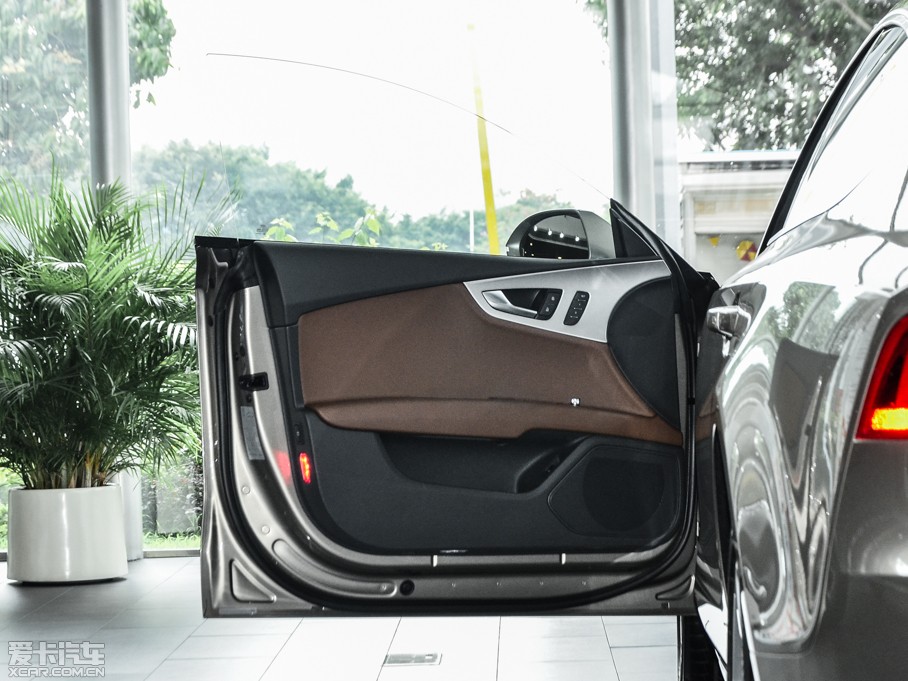 2014��W��A7 30FSI �r����