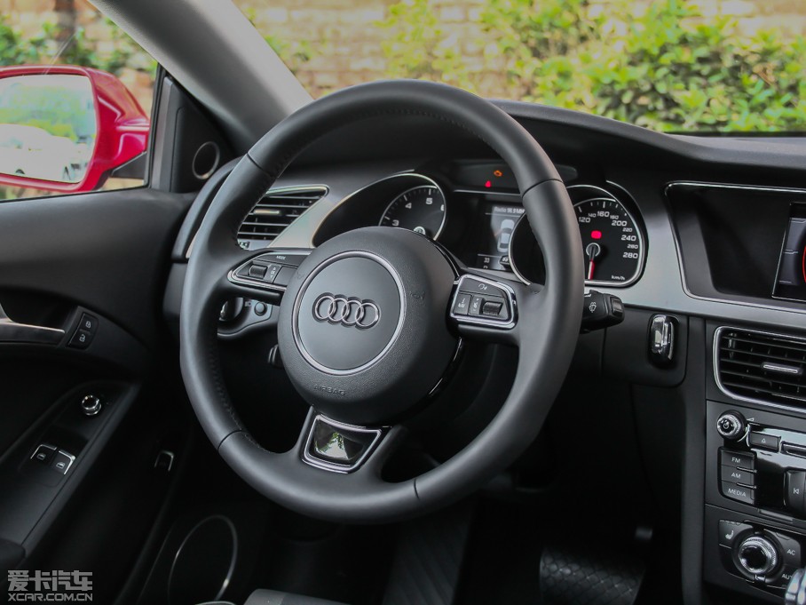 2014?yun)WA5 Coupe 45TFSI L(fng)а