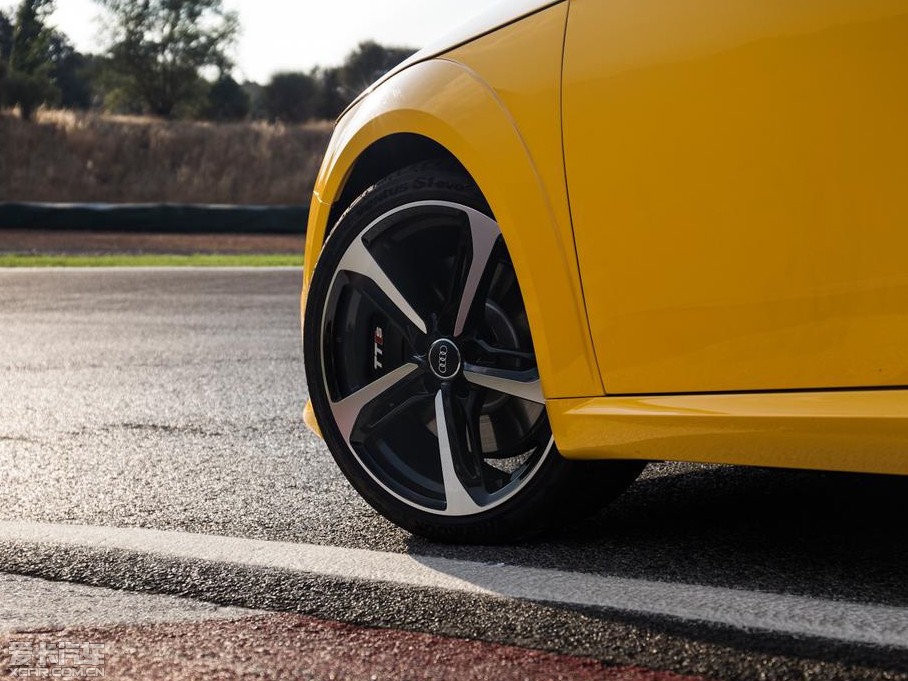 2016?yun)WTTS Coupe Coupe quattro