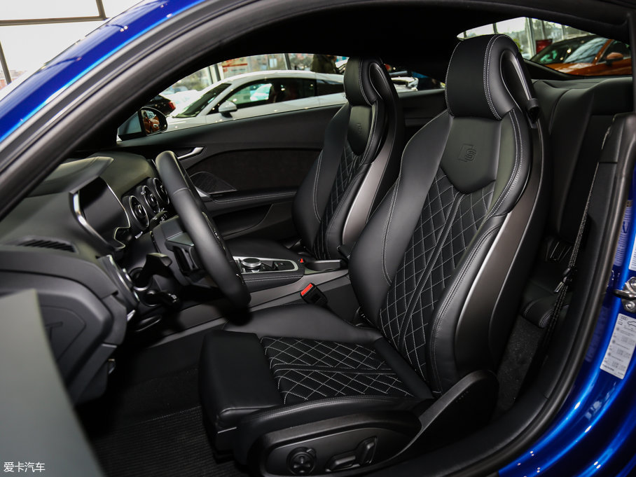 2016?yun)WTTS Coupe Coupe quattro