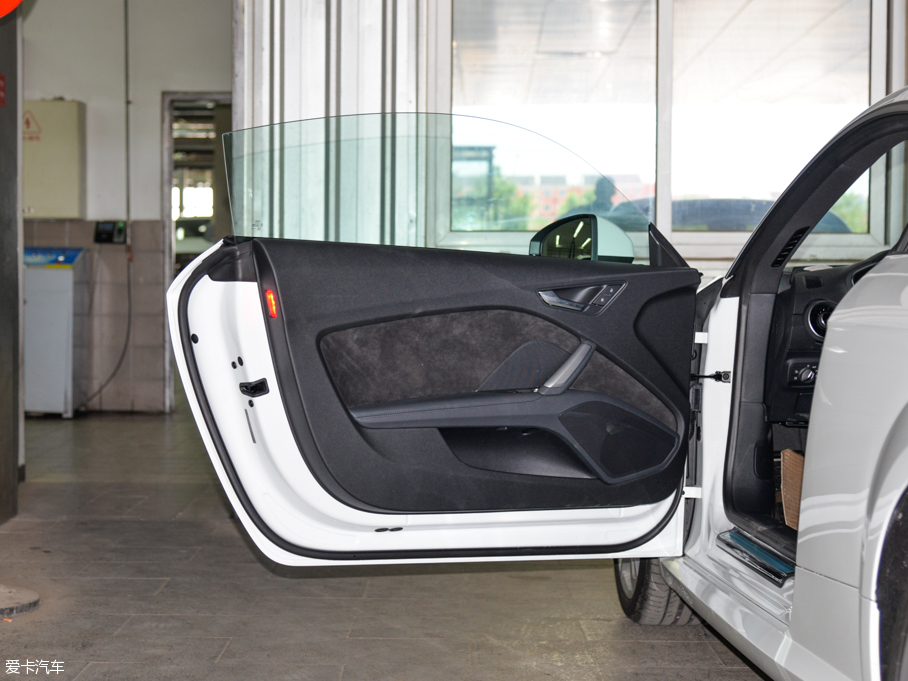 2015WTT Coupe 45 TFSI