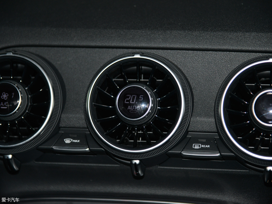 2015WTT Coupe 45 TFSI