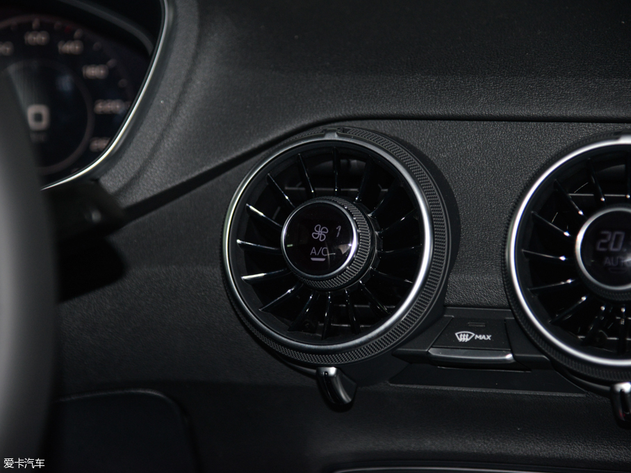 2015WTT Coupe 45 TFSI