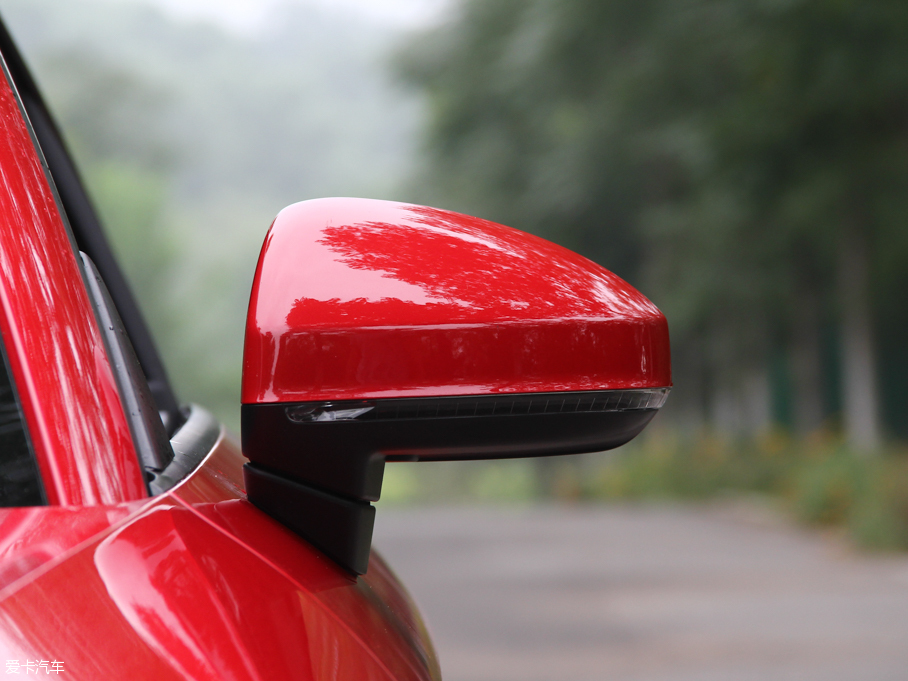 2015?yun)WTT Coupe 45 TFSI quattro