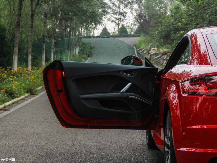 2015?yun)WTT Coupe 45 TFSI quattro