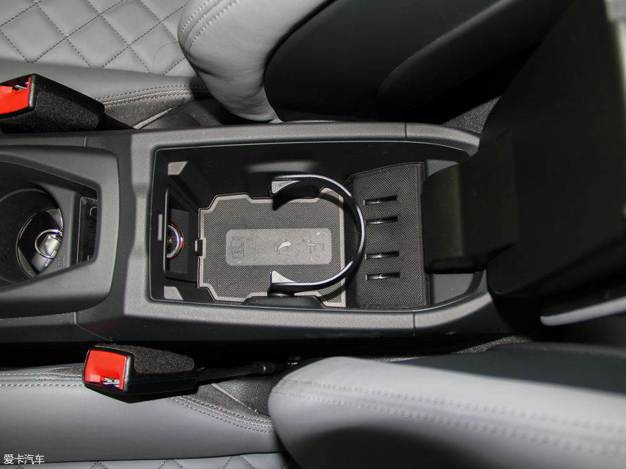 2015WTT Coupe 45 TFSI quattro