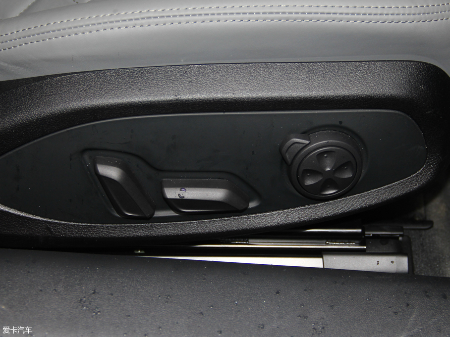 2015WTT Coupe 45 TFSI quattro