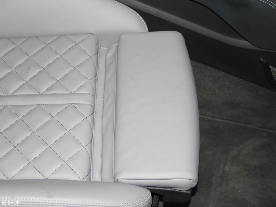 2015?yun)WTT Coupe 45 TFSI quattro