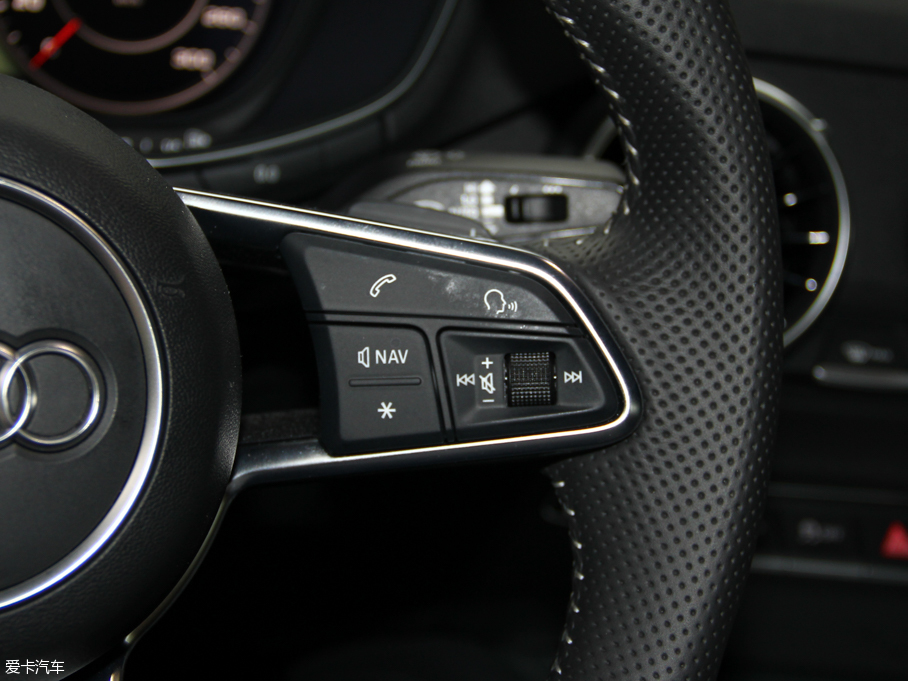 2015?yun)WTT Coupe 45 TFSI quattro