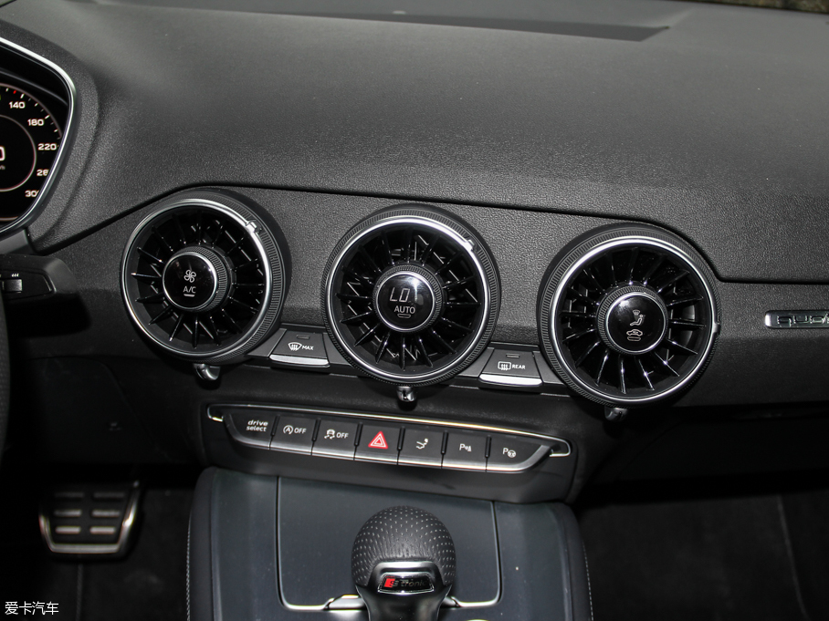 2015WTT Coupe 45 TFSI quattro