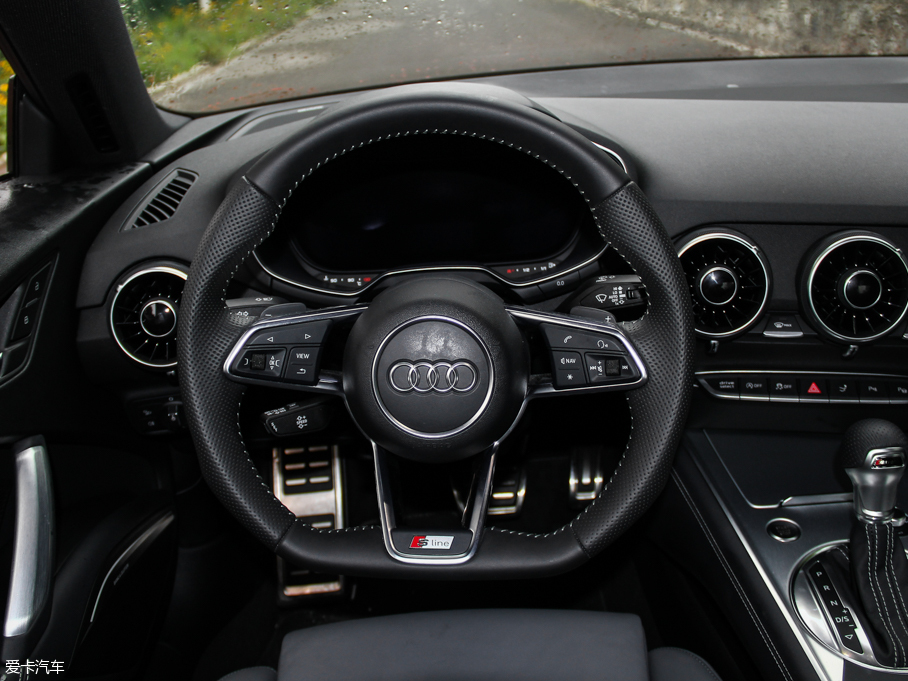 2015WTT Coupe 45 TFSI quattro