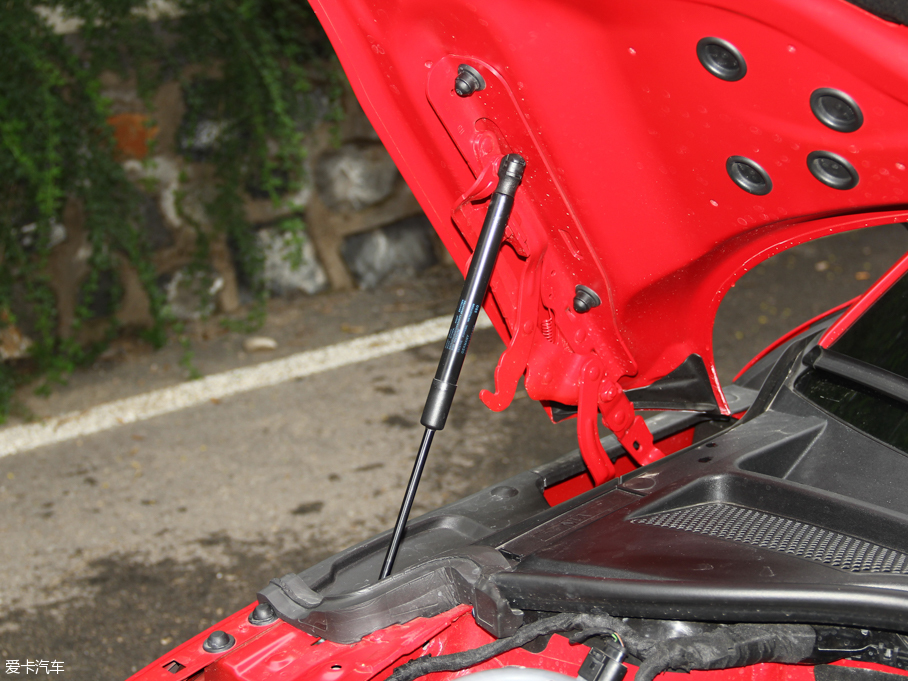 2015?yun)WTT Coupe 45 TFSI quattro