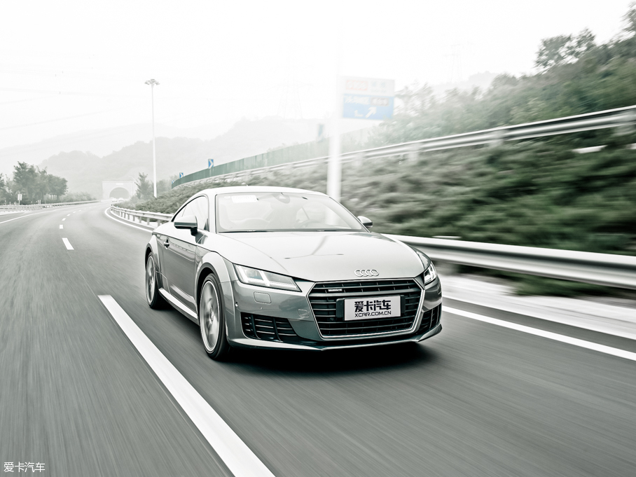 2015?yun)WTT Coupe 45 TFSI quattro