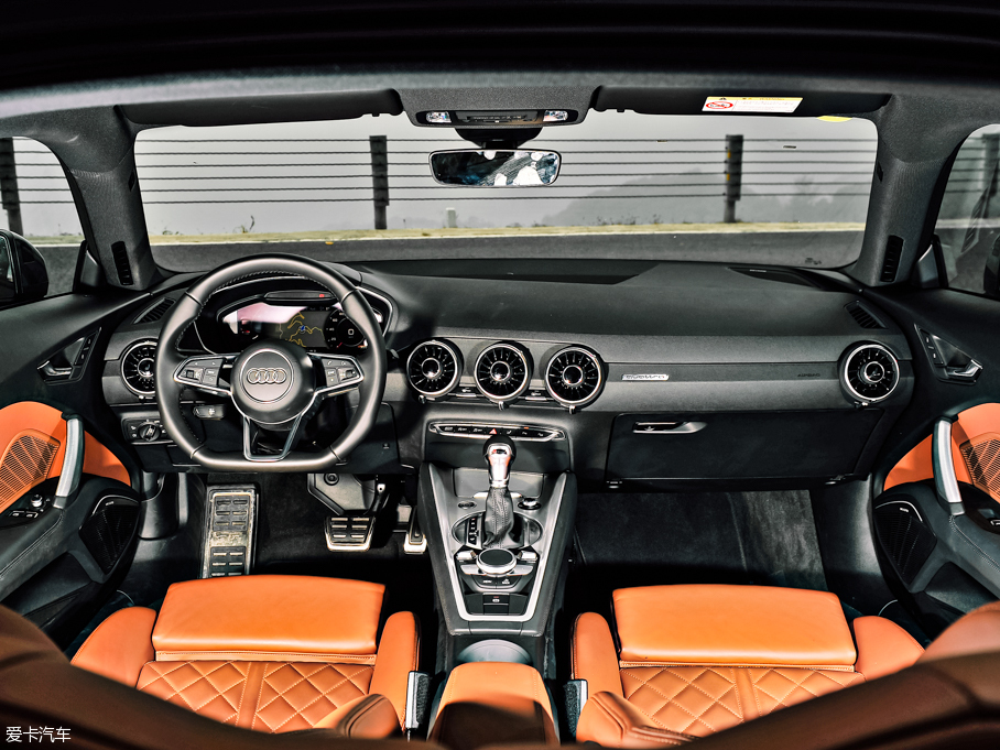 2015?yun)WTT Coupe 45 TFSI quattro