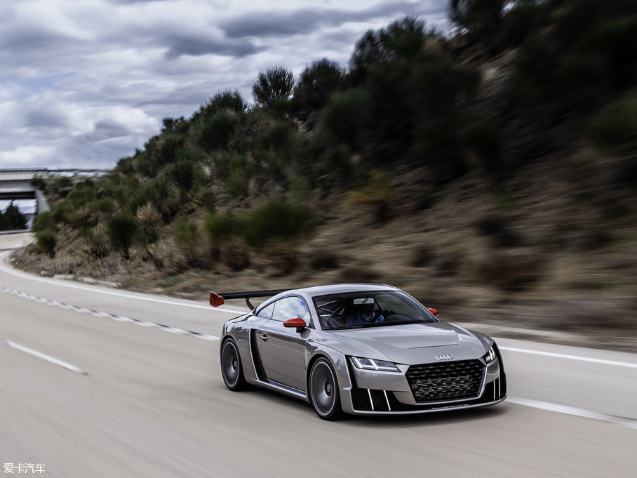 2015��W��TT Coupe clubsport turbo����܇