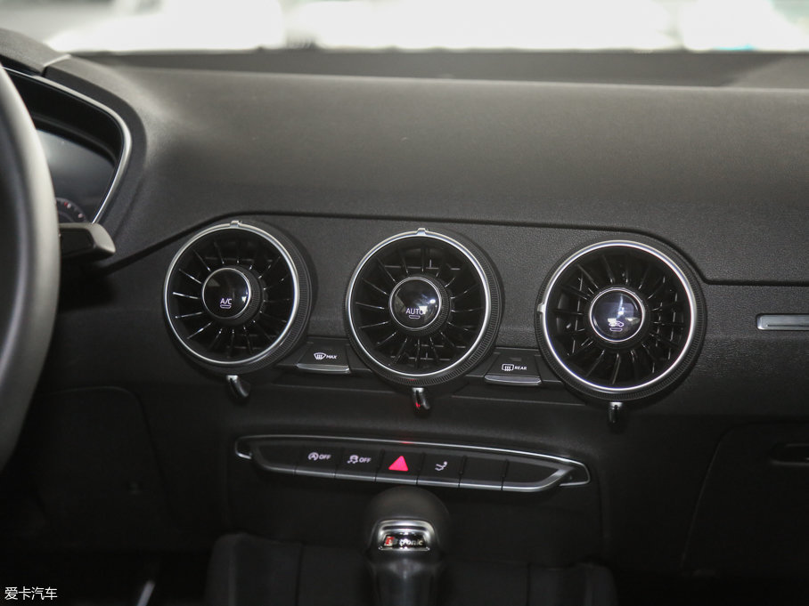 2015WTT Coupe 45 TFSI