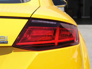 2015款45 TFSI quattro 尾灯