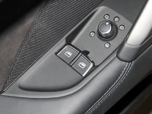 2015款45 TFSI quattro 主驾车窗控制区	