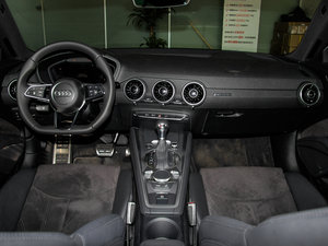 2015款45 TFSI quattro 内饰全景