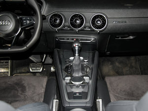 2015款45 TFSI quattro 中控台