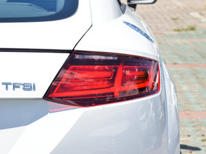 2015款45 TFSI 尾灯