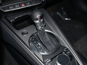 2015款45 TFSI 换挡杆
