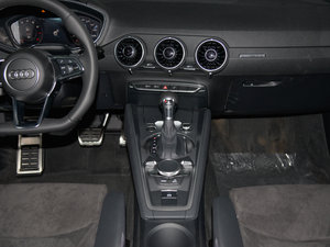 2015款45 TFSI 中控台