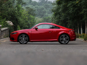 2015款45 TFSI quattro 正侧（左）