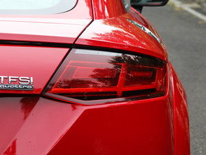 2015款45 TFSI quattro 尾灯