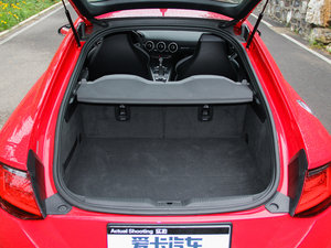 2015款45 TFSI quattro 行李厢空间
