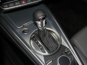 2015款45 TFSI quattro 换挡杆