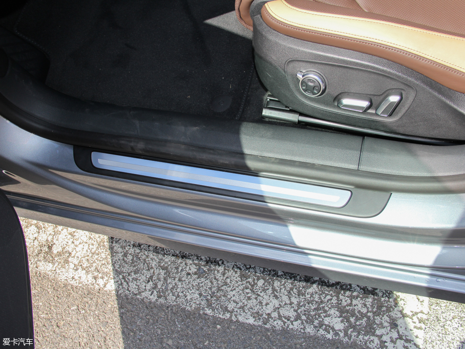 2016?yun)WA7 50 TFSI quattro m