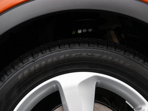 2015款40 TFSI quattro越野型 轮胎品牌