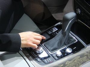 2015款2.0 TDI 中控区