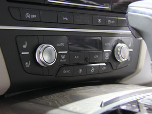 2015款2.0 TDI 中控区