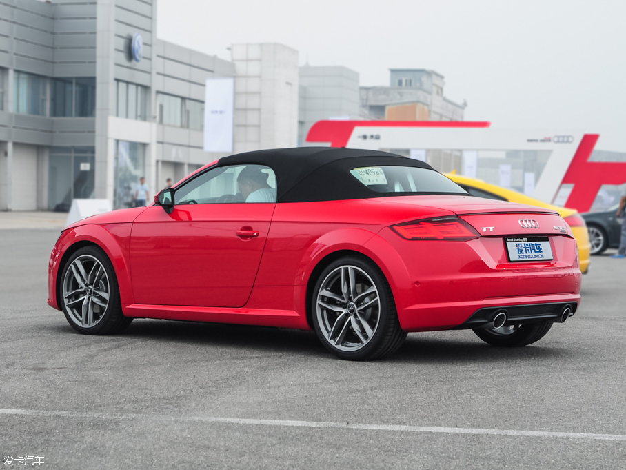 2015?yun)WTT Roadster Roadster 45 TFSI quattro